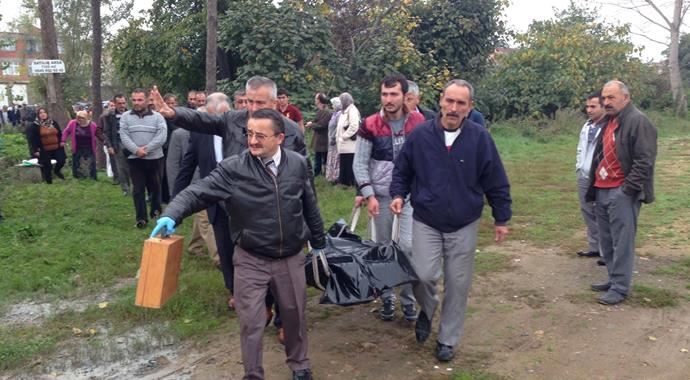 65 yaşındaki adam kendini ıhlamur ağacına astı 65 yaşındaki adam kendini ıhlamur ağacına astı