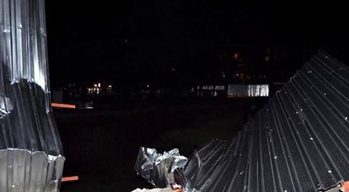 Üsküdar'da yol çöktü