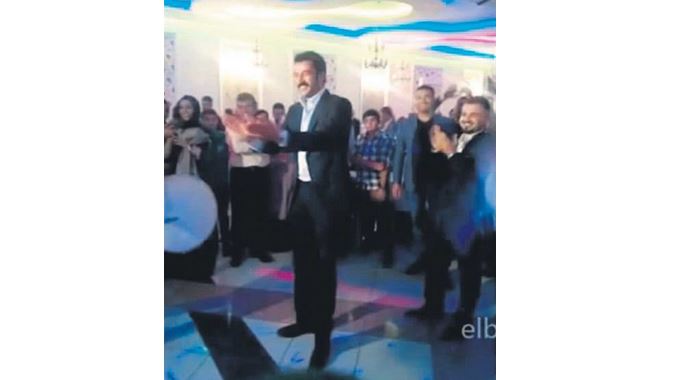 Kenan İmirzalioğlu düğünden düğüne koşuyor