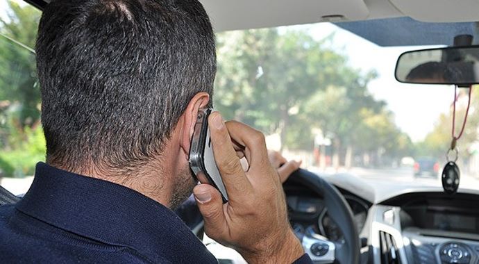 Trafikte telefonla konuşanlar dikkat!