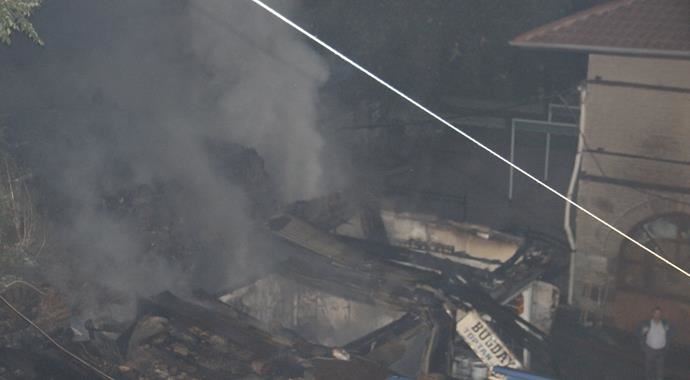 Ankara'da korkutan yangın, 10 iş yeri kül oldu! 