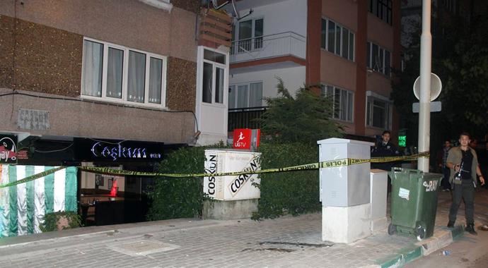 Gece kulübüne mermi yağdırdı!