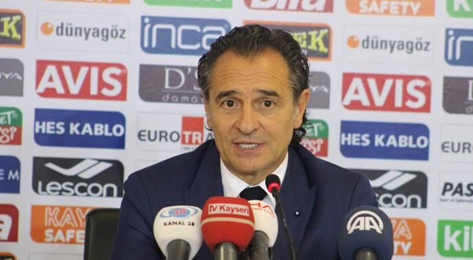 Prandelli, 4'lüye döndü kazandı