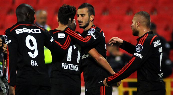 Beşiktaş'ta yabancılar sustu, yerliler coştu Beşiktaş'ta yabancılar sustu, yerliler coştu