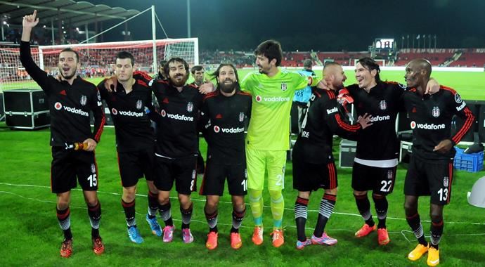 Beşiktaş bir bir gidiyor! Beşiktaş bir bir gidiyor!
