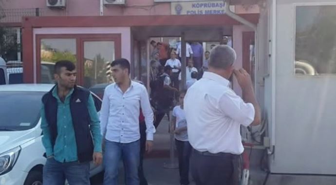 Çocuklar yüzünden birbirine girdiler: 10 yaralı! Çocuklar yüzünden birbirine girdiler: 10 yaralı!