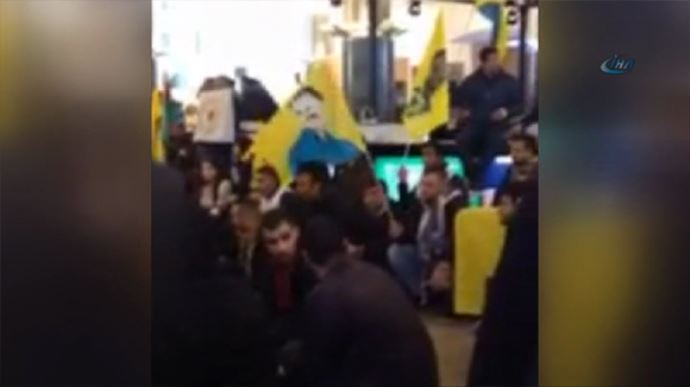 PKK yanlıları, AB binasını bastı PKK yanlıları, AB binasını bastı