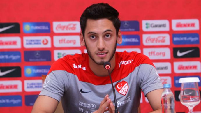 Hakan Çalhanoğlu&#039;nun babası: &#039;Terim&#039;in çocuğuna silah sıksalar...&#039;
