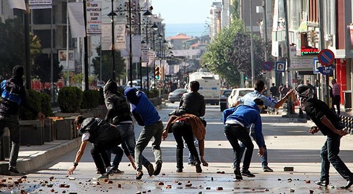 İzinsiz gösterilere soruşturma İzinsiz gösterilere soruşturma