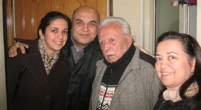 Tufan Çorumlu, babasını kaybetti Tufan Çorumlu, babasını kaybetti