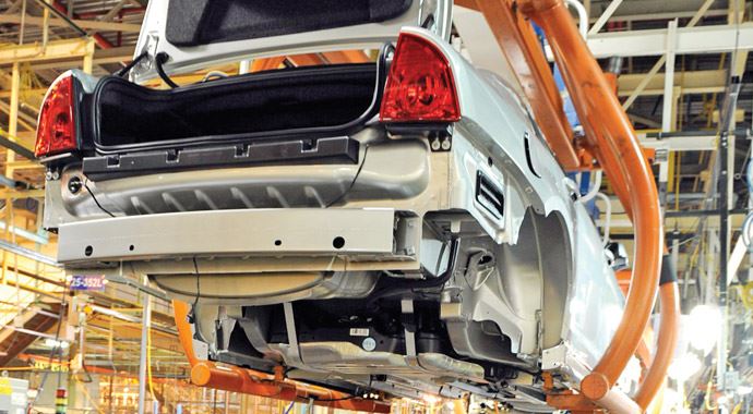Otomotiv'de pazar daraldı, üretim arttı Otomotiv'de pazar daraldı, üretim arttı