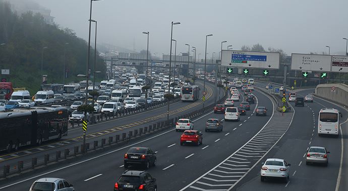 Trafiğe sis engeli Trafiğe sis engeli