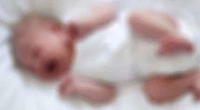 Yeni doğmuş bebek otomobilde ölü bulundu 