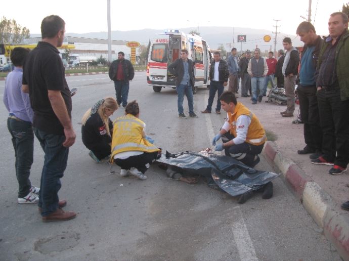 Kasksız motosiklet kullanması hayatına mal oldu