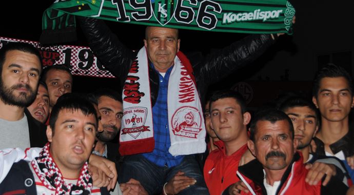 Korukır, Antalyaspor&#039;dan omuzlarda uğurlandı