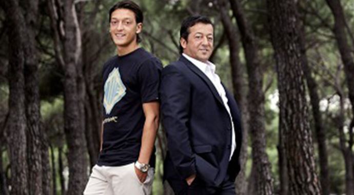 Babası Mesut Özil&#039;i dava etti