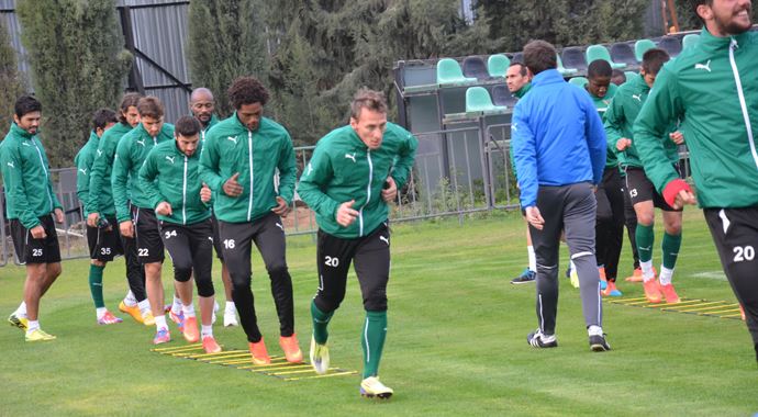 Akhisar, Mersin İdmanyurdu hazırlıklarına başladı