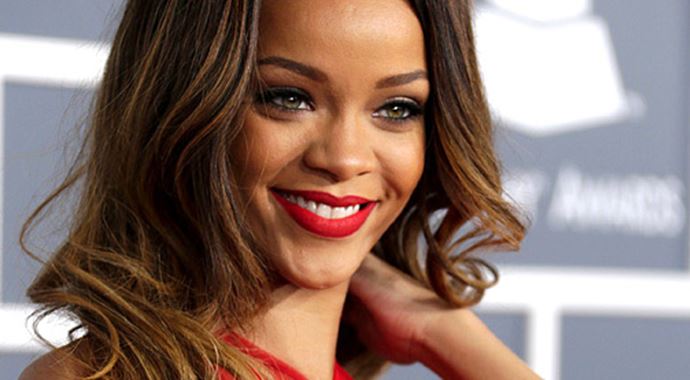 Helin Avşar, Rihanna için kıyafet tasarlayacak