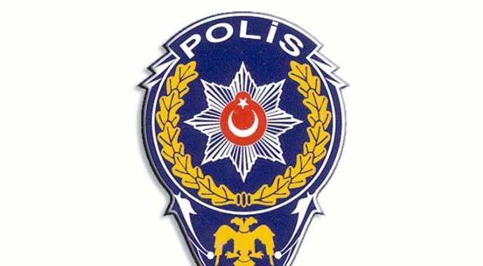 2 polis görevden uzaklaştırıldı 