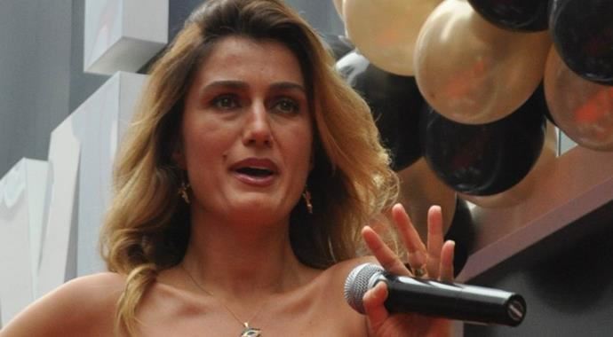Tuğba Özay&#039;ın gözü Meclis&#039;te
