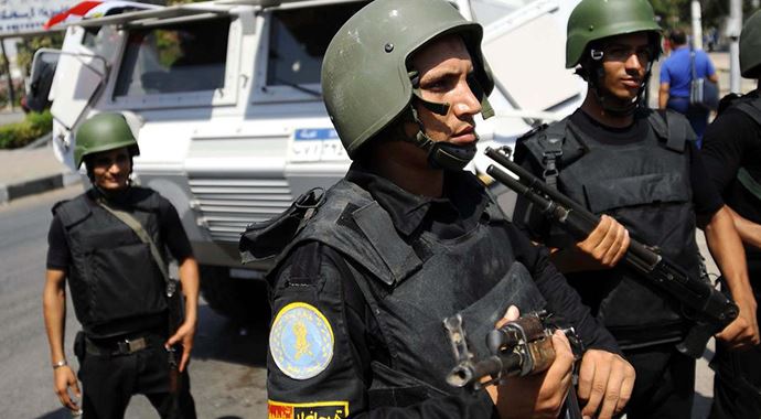 Mısır'da darbe karşıtlarına operasyon! Mısır'da darbe karşıtlarına operasyon!