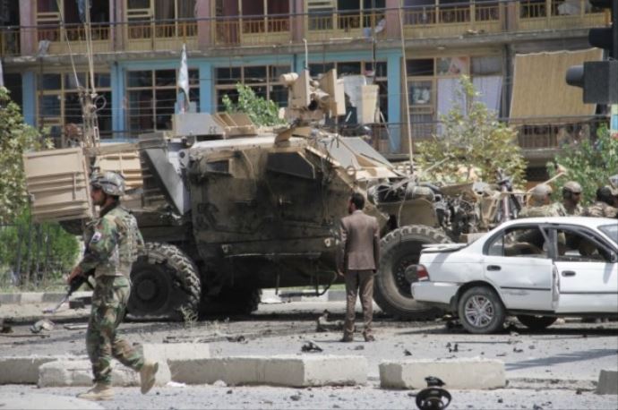 Afganistan'da NATO konvoylarına intihar saldırısı! Afganistan'da NATO konvoylarına intihar saldırısı!