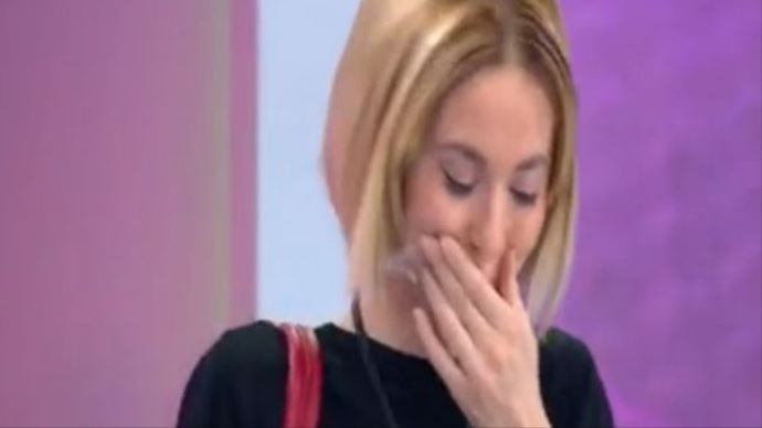 Nur Yerlitaş dayanamadı, Özlem Özden'in ağzını bantladı Nur Yerlitaş dayanamadı, Özlem Özden'in ağzını bantladı