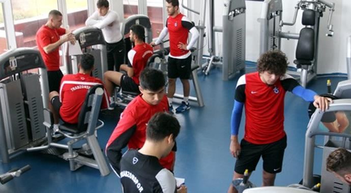 Trabzonspor'da Yanal'dan ilk emir: 'Haydi salona' Trabzonspor'da Yanal'dan ilk emir: 'Haydi salona'