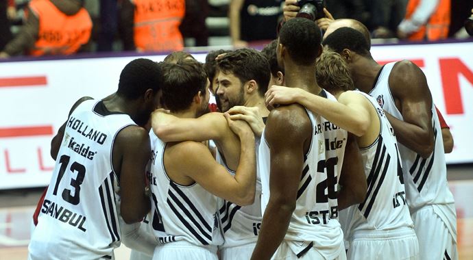 Lofton, Kartal'ı son saniyede uçurdu Lofton, Kartal'ı son saniyede uçurdu