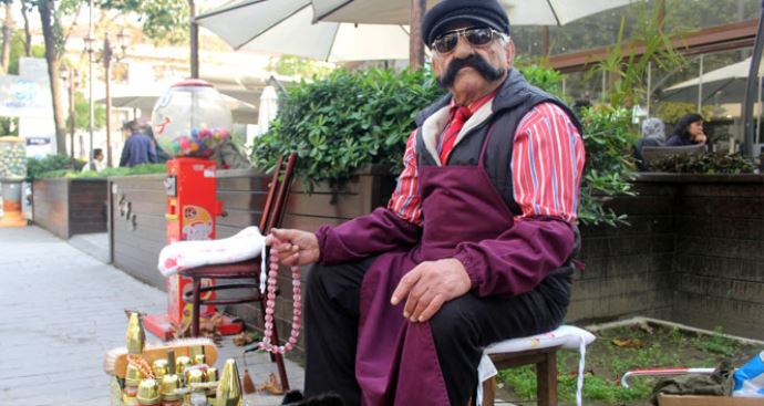 Böyle ayakkabı boyacısı görülmedi!