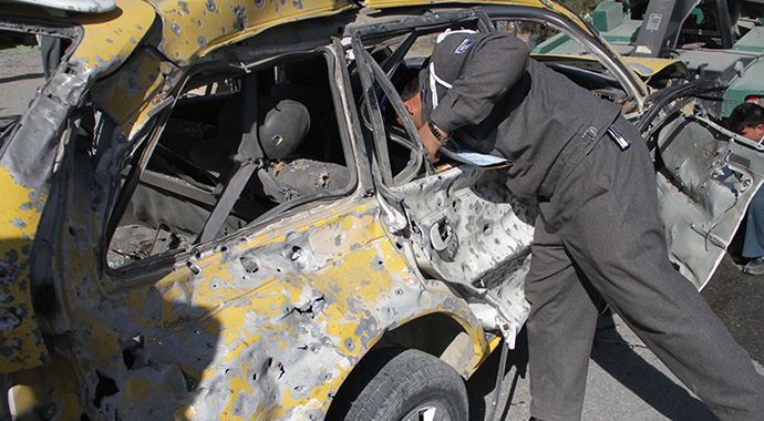 Afganistan'da bombalı saldırı: 3 ölü, 32 yaralı!