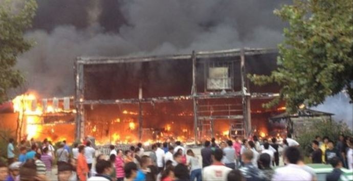 Çin'de fabrika yandı: 18 ölü! Çin'de fabrika yandı: 18 ölü!