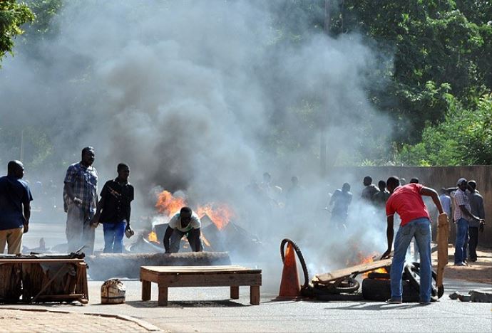 Burkina Faso&#039;da geçici Devlet Başkanı Kafando oldu