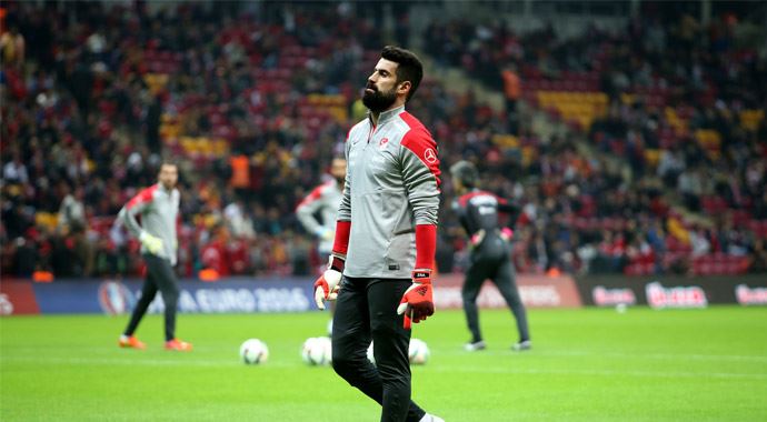 Şenol Güneş: 'Futbolcular da haddini bilmeli' Şenol Güneş: 'Futbolcular da haddini bilmeli'
