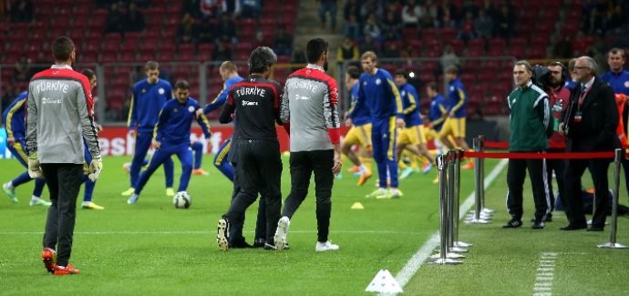 Volkan Demirel o taraflardan şikayetçi olacak mı ? Volkan Demirel o taraflardan şikayetçi olacak mı ?