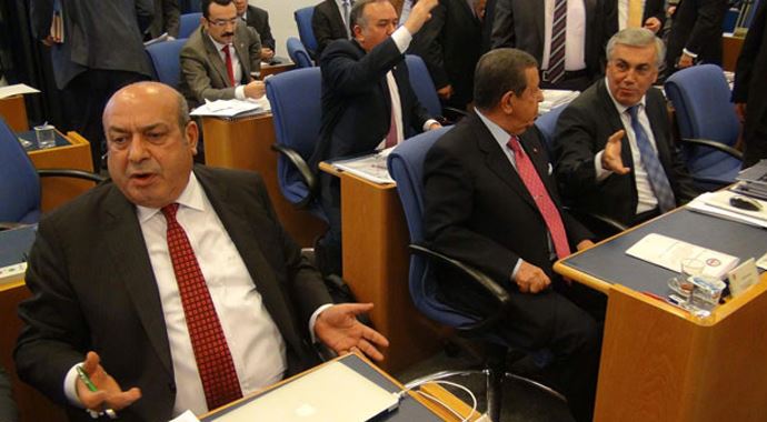 HDP ve MHP'li vekiller birbirine girdi! HDP ve MHP'li vekiller birbirine girdi!