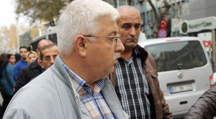 Dolandırıcıya inandı ama gerçek polise inanmadı Dolandırıcıya inandı ama gerçek polise inanmadı