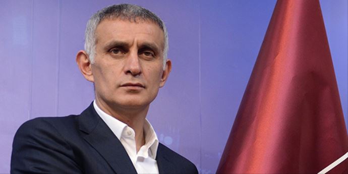 Büyük Trabzonspor'un önündeki engel..." Büyük Trabzonspor'un önündeki engel..."