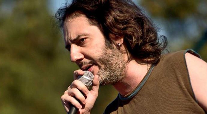 Cenk Durmazel hastaneye kaldırıldı Cenk Durmazel hastaneye kaldırıldı