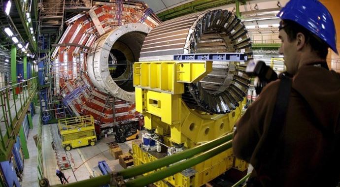 CERN'de iki atomaltı parçacığı keşfedildi CERN'de iki atomaltı parçacığı keşfedildi