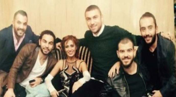 Yıldız Tilbe'den Burak Yılmaz gafı kahkahaya boğdu Yıldız Tilbe'den Burak Yılmaz gafı kahkahaya boğdu