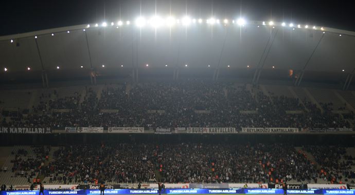 Olimpiyat Stadı tribünleri dolmadı