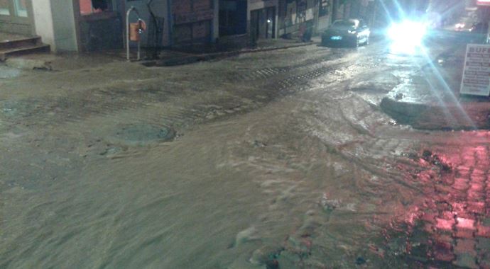 Tekirdağ sele teslim oldu! Tekirdağ sele teslim oldu!