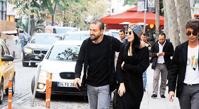 Asena Erkin: 'Kevgir gibi kulağım var' Asena Erkin: 'Kevgir gibi kulağım var'