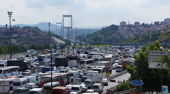 Yola çıkacaklar dikkat! FSM&#039;de intihar girişimi