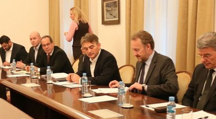 Bosna-Hersek'te SDA, DF ve HDZ anlaştı Bosna-Hersek'te SDA, DF ve HDZ anlaştı