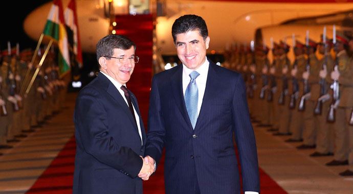 Davutoğlu'na Erbil'de karşılama töreni Davutoğlu'na Erbil'de karşılama töreni