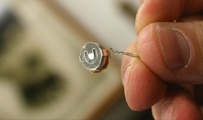 Dinleme cihazları uzaktan kumanda ile kapatılmış