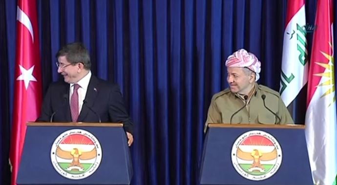 Tercümanın şaşkınlığı Davutoğlu'nu güldürdü! Tercümanın şaşkınlığı Davutoğlu'nu güldürdü!
