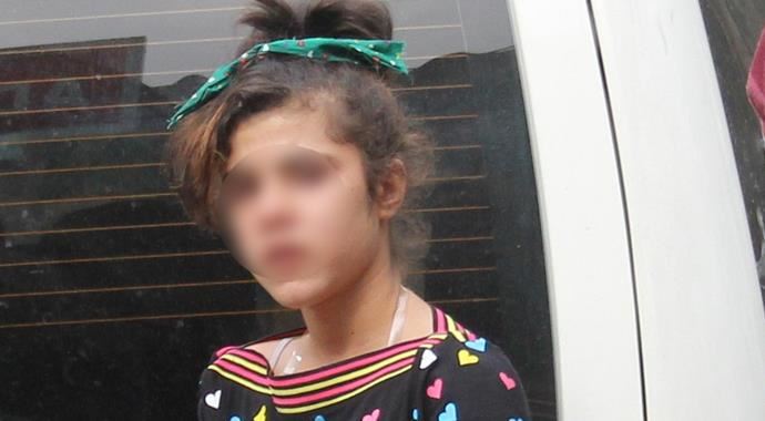 Yurttan kaçan kızı polis evde saklanırken buldu Yurttan kaçan kızı polis evde saklanırken buldu